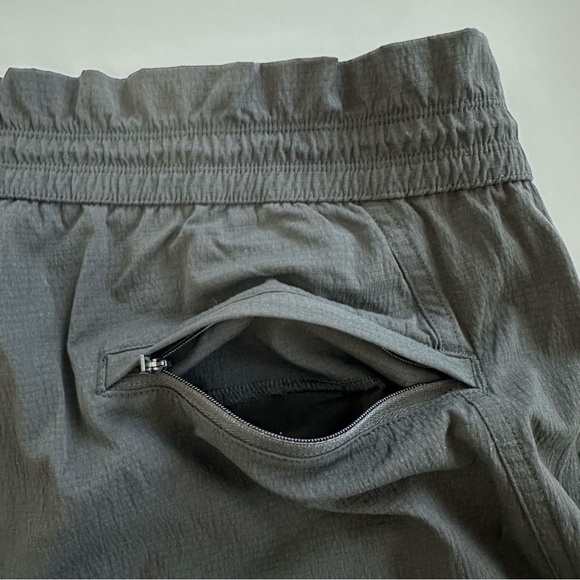Athleta Trekkie High Rise Parachute Pant in Black | XL | EUC - Picture 9 of 16